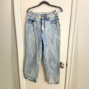 Universal Thread size 8/29 straight leg high waist jean